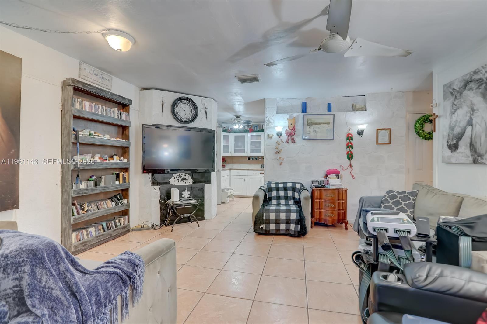 2200 SW 42nd Way Fort Lauderdale, FL 33317