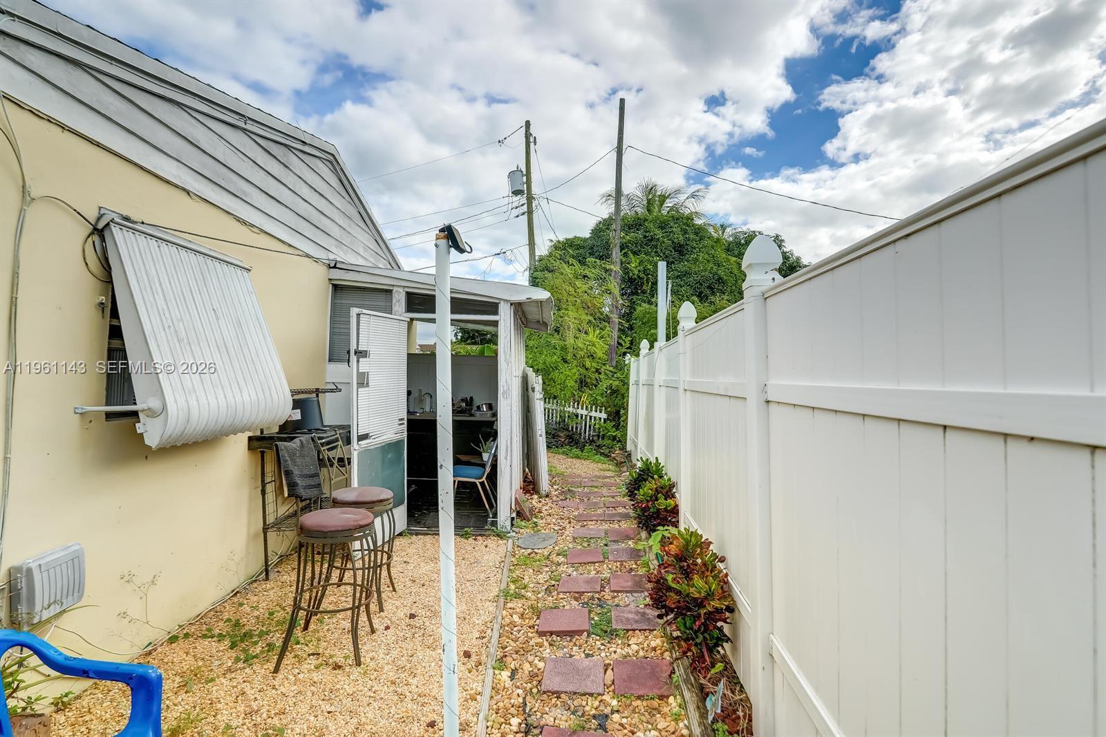 2200 SW 42nd Way Fort Lauderdale, FL 33317