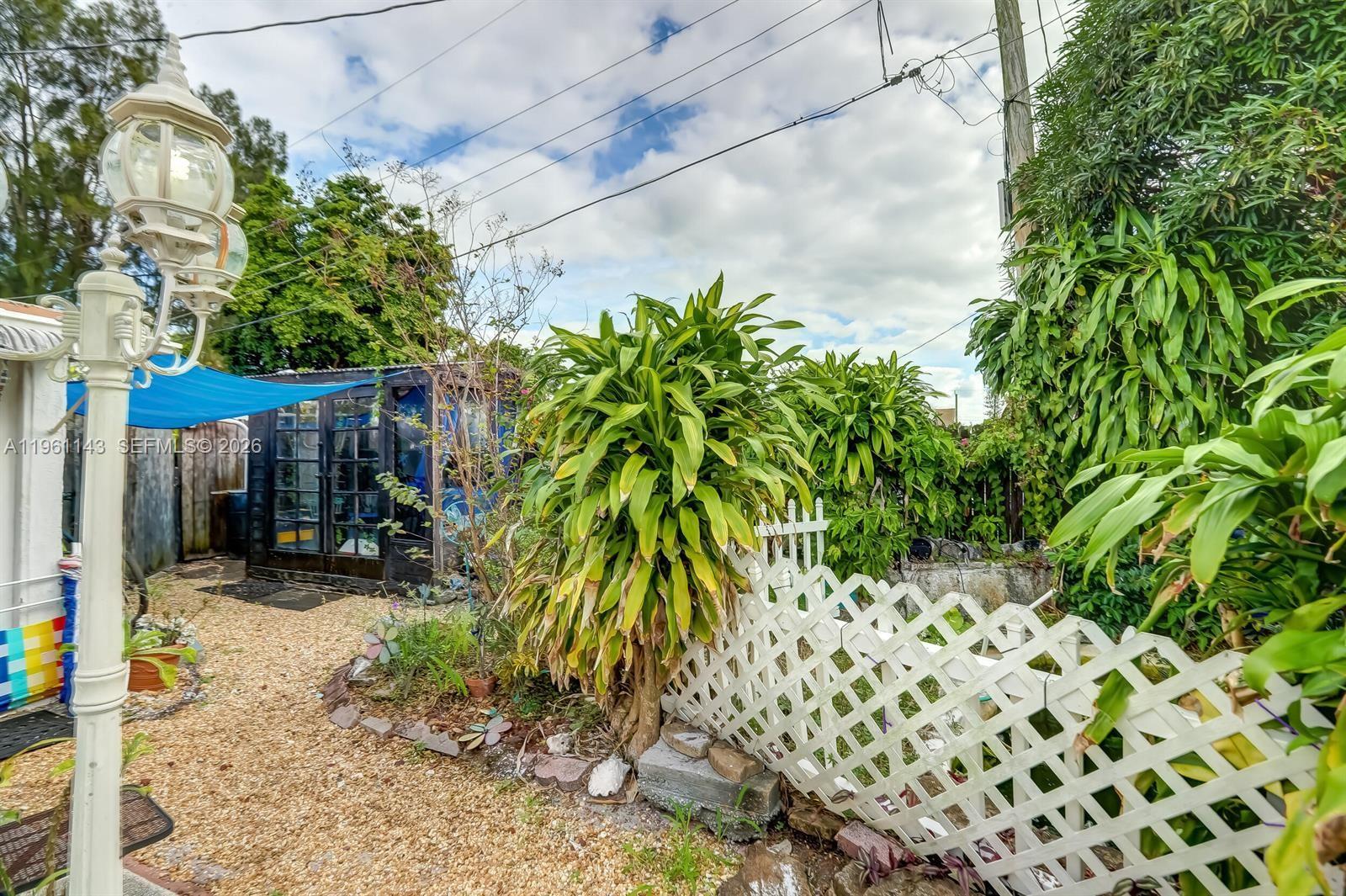 2200 SW 42nd Way Fort Lauderdale, FL 33317