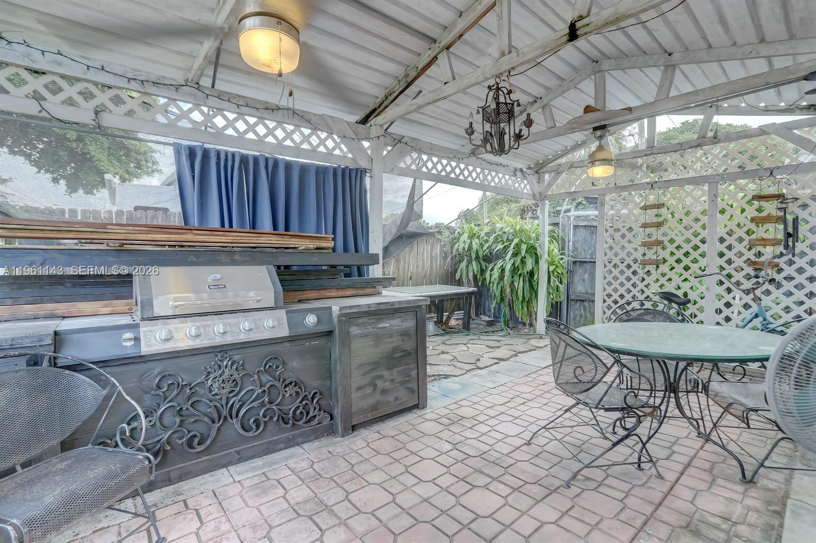 2200 SW 42nd Way Fort Lauderdale, FL 33317