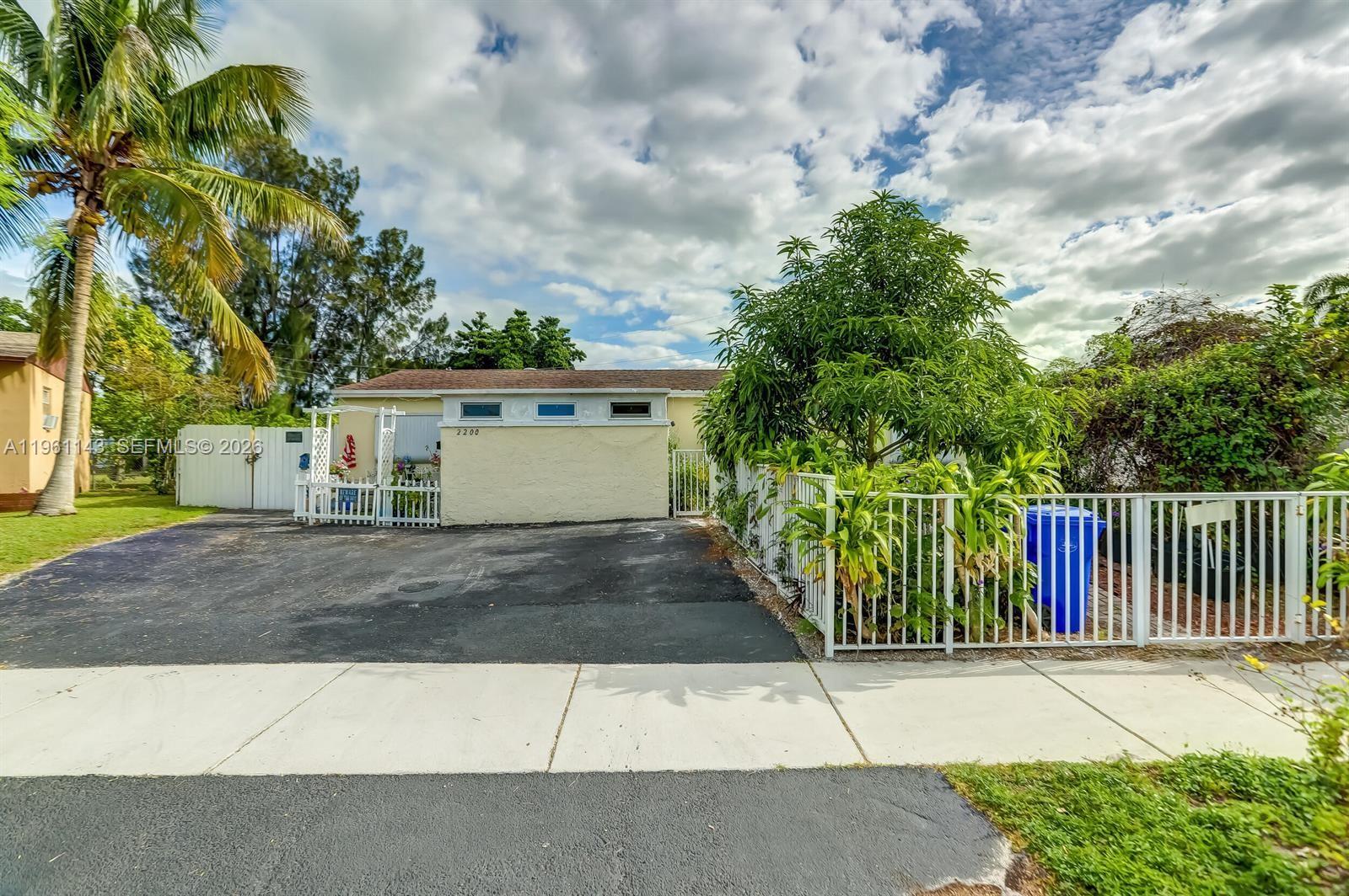 2200 SW 42nd Way Fort Lauderdale, FL 33317