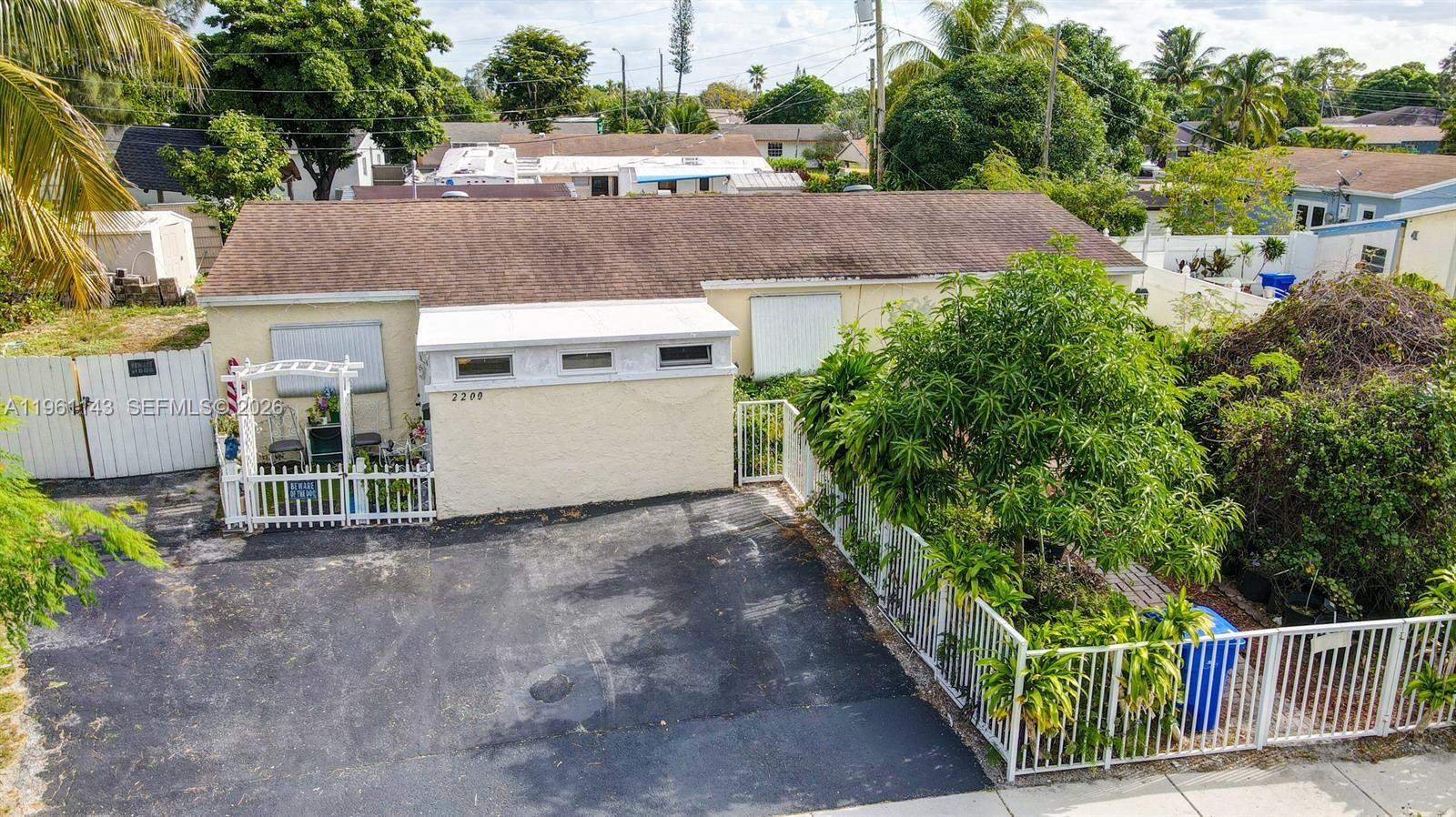 2200 SW 42nd Way Fort Lauderdale, FL 33317