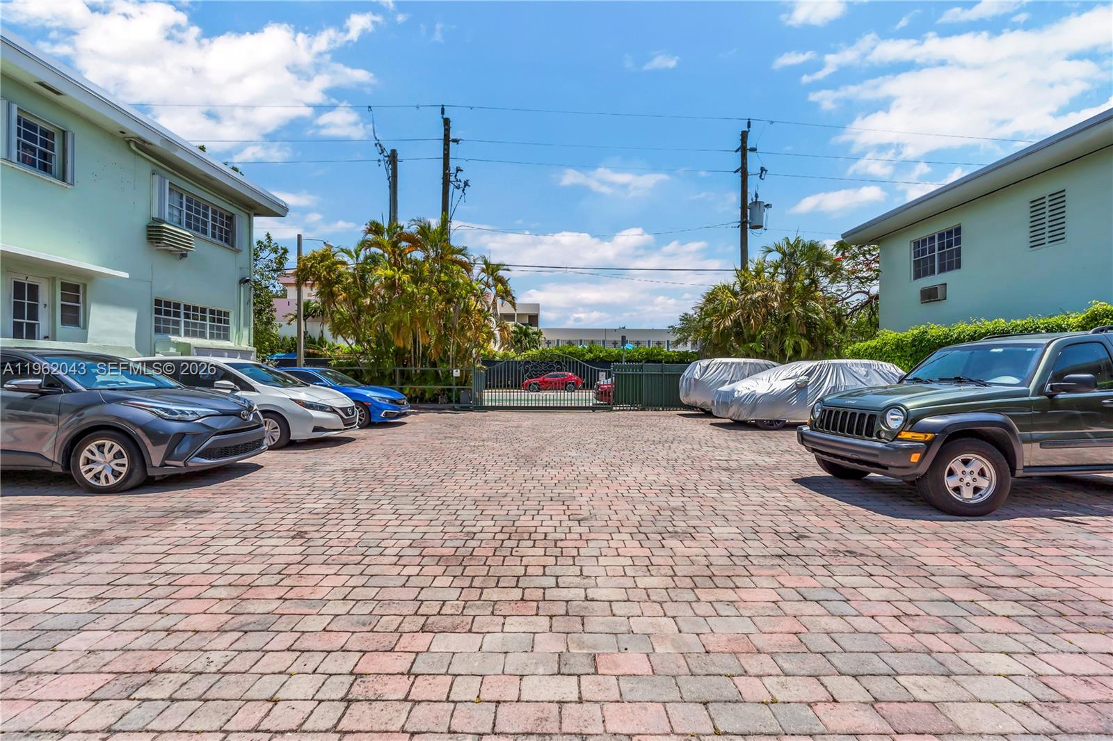 8550 Byron Ave #2H Miami Beach, FL 33141