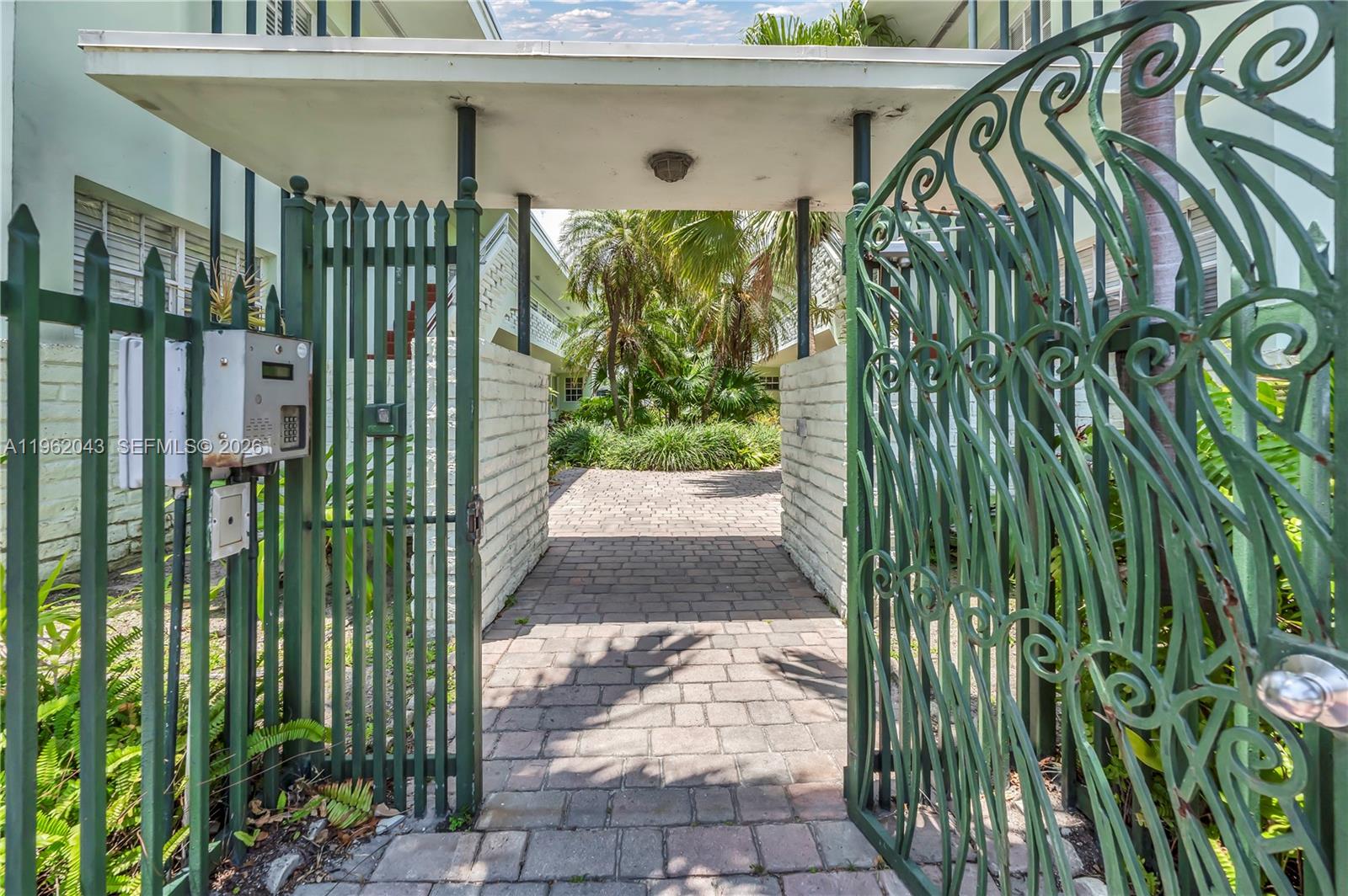 8550 Byron Ave #2H Miami Beach, FL 33141