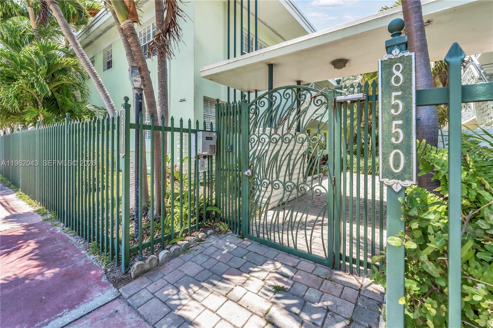 8550 Byron Ave #2H Miami Beach, FL 33141