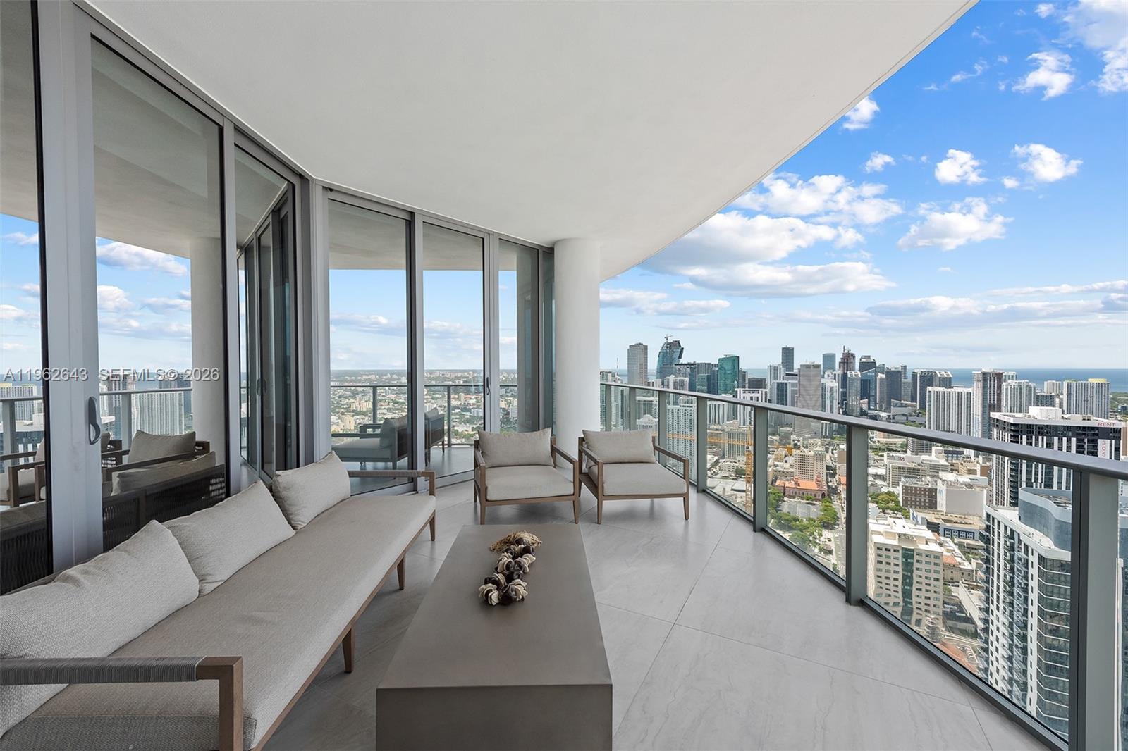 image Paramount Miami Worldcenter34