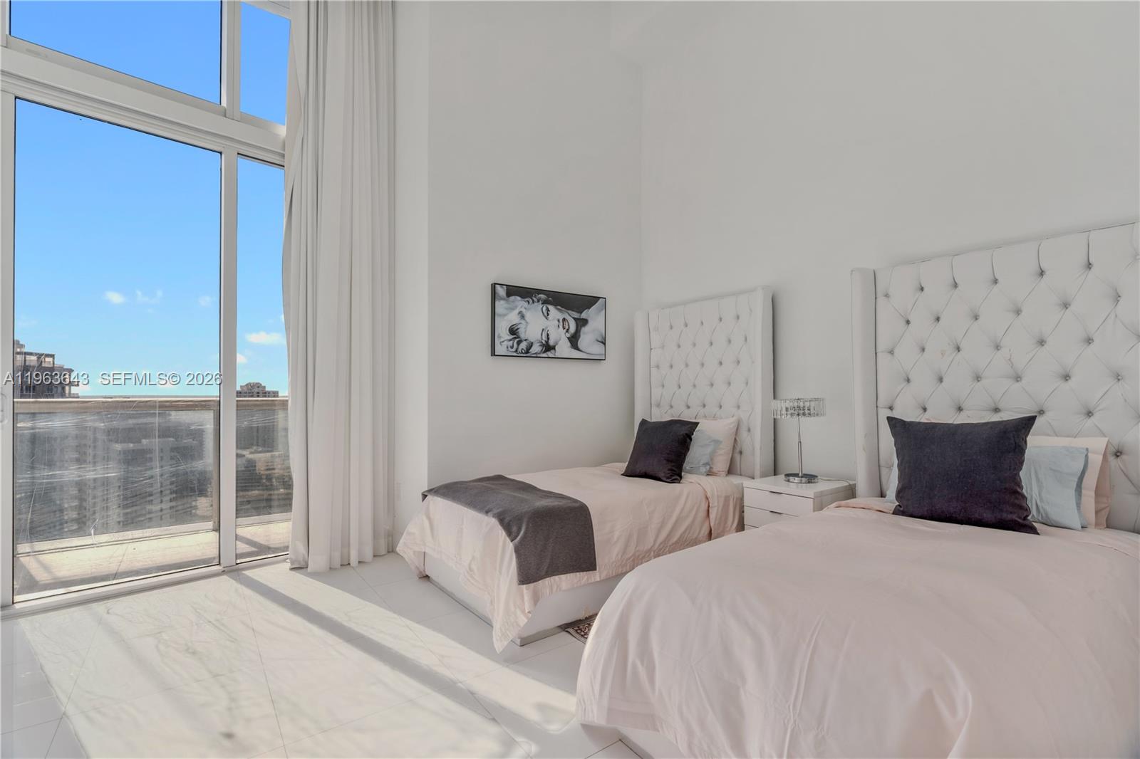 image Icon Brickell I16