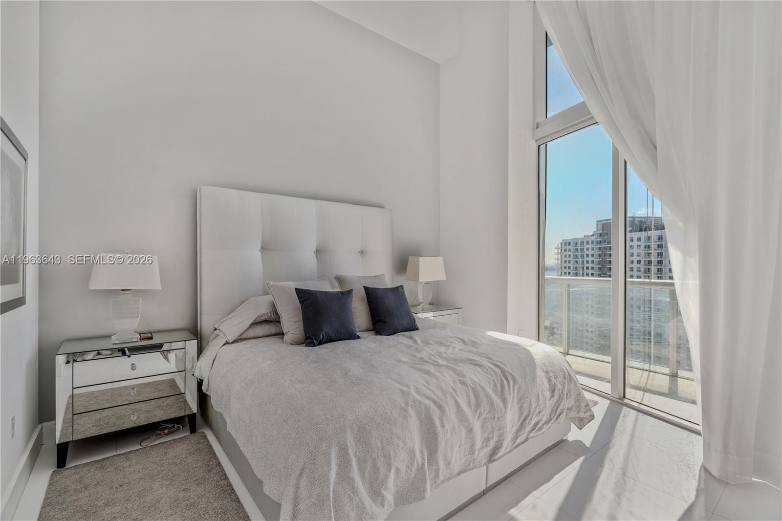 image Icon Brickell I23