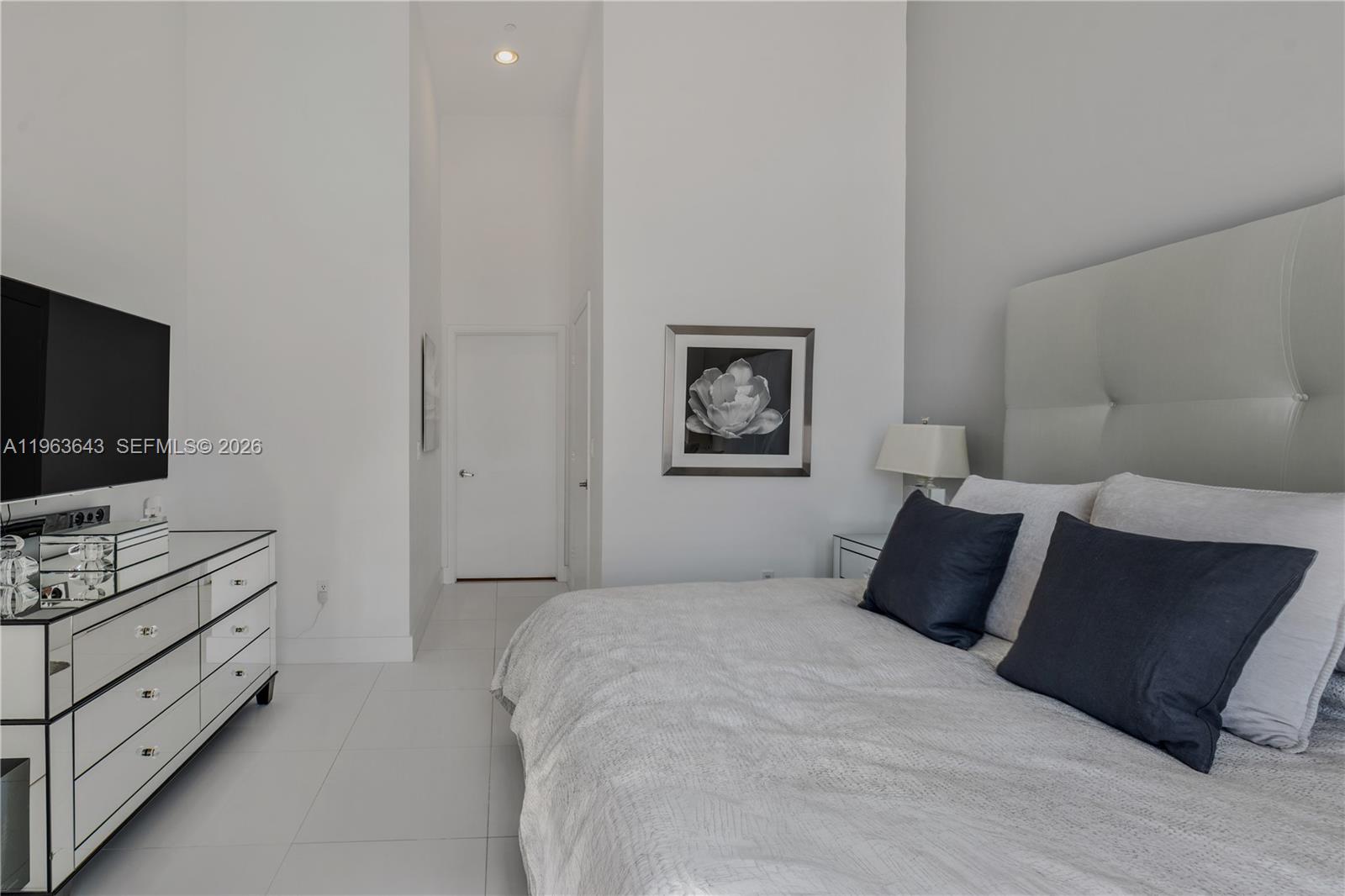 image Icon Brickell I24