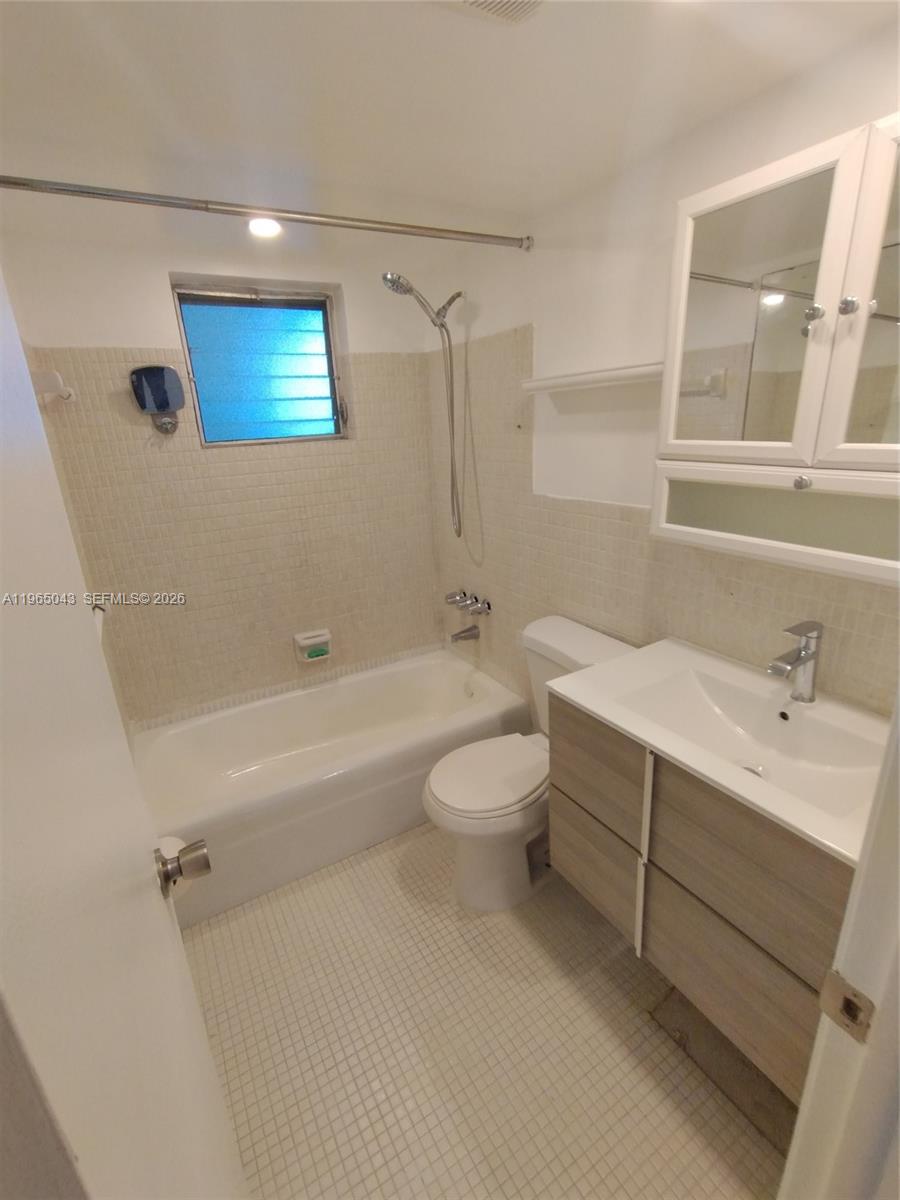 2225 Polk St #2A Hollywood, FL 33020