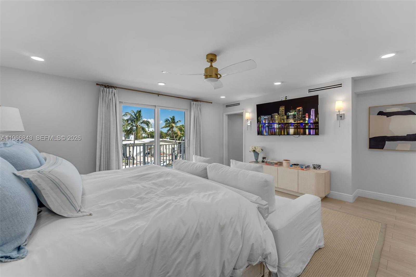 17 Poisonwood Rd Key Largo, FL 33037