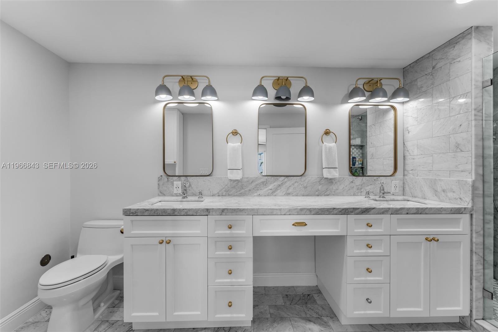 17 Poisonwood Rd Key Largo, FL 33037