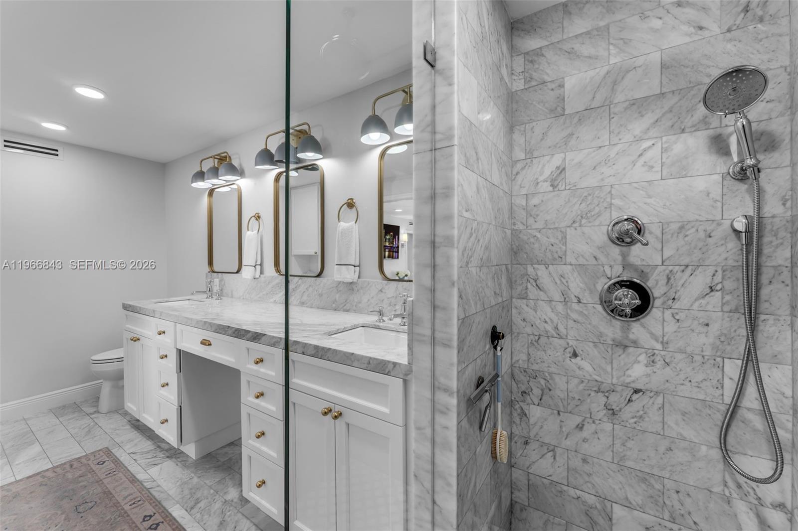 17 Poisonwood Rd Key Largo, FL 33037