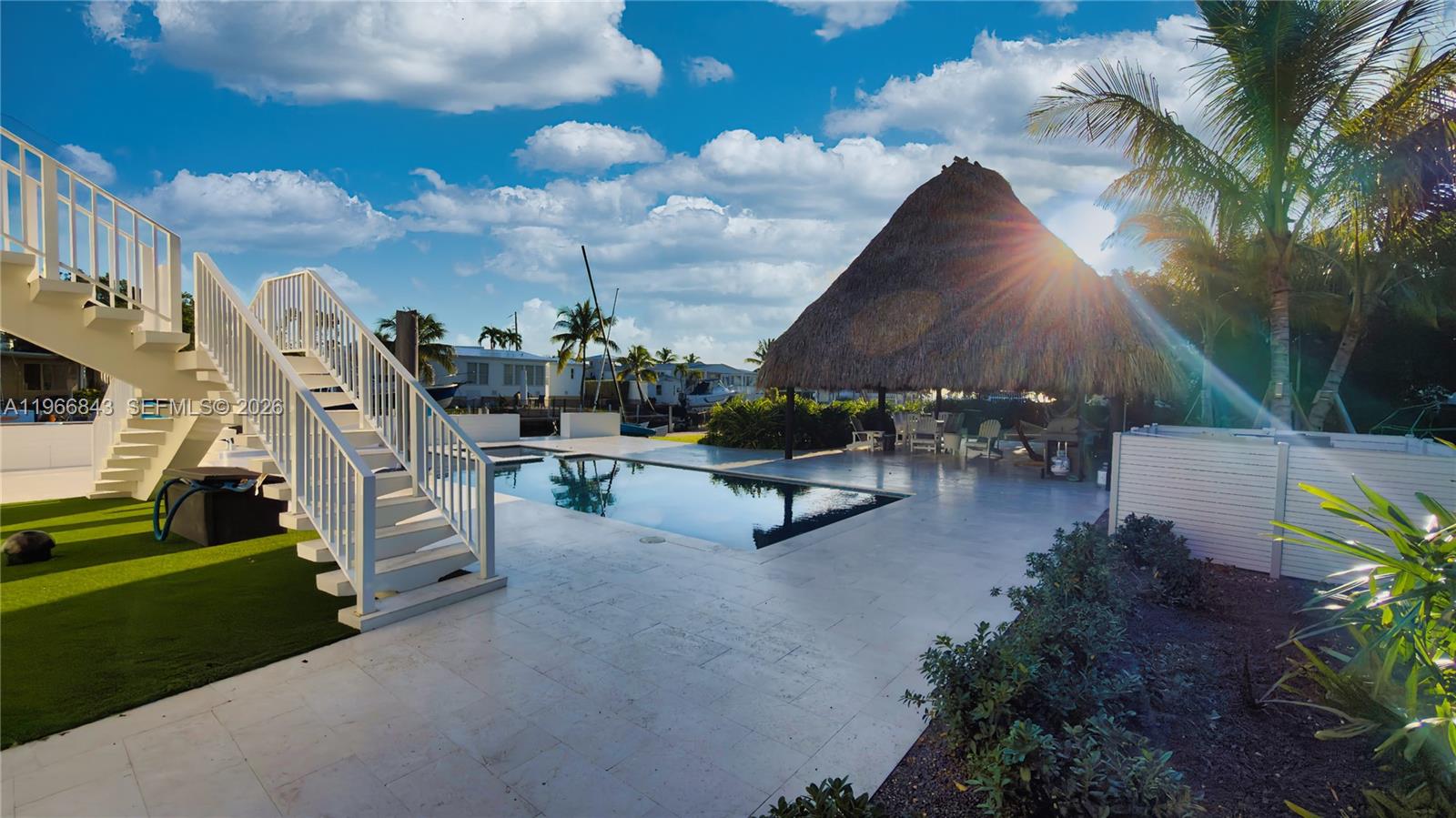 17 Poisonwood Rd Key Largo, FL 33037