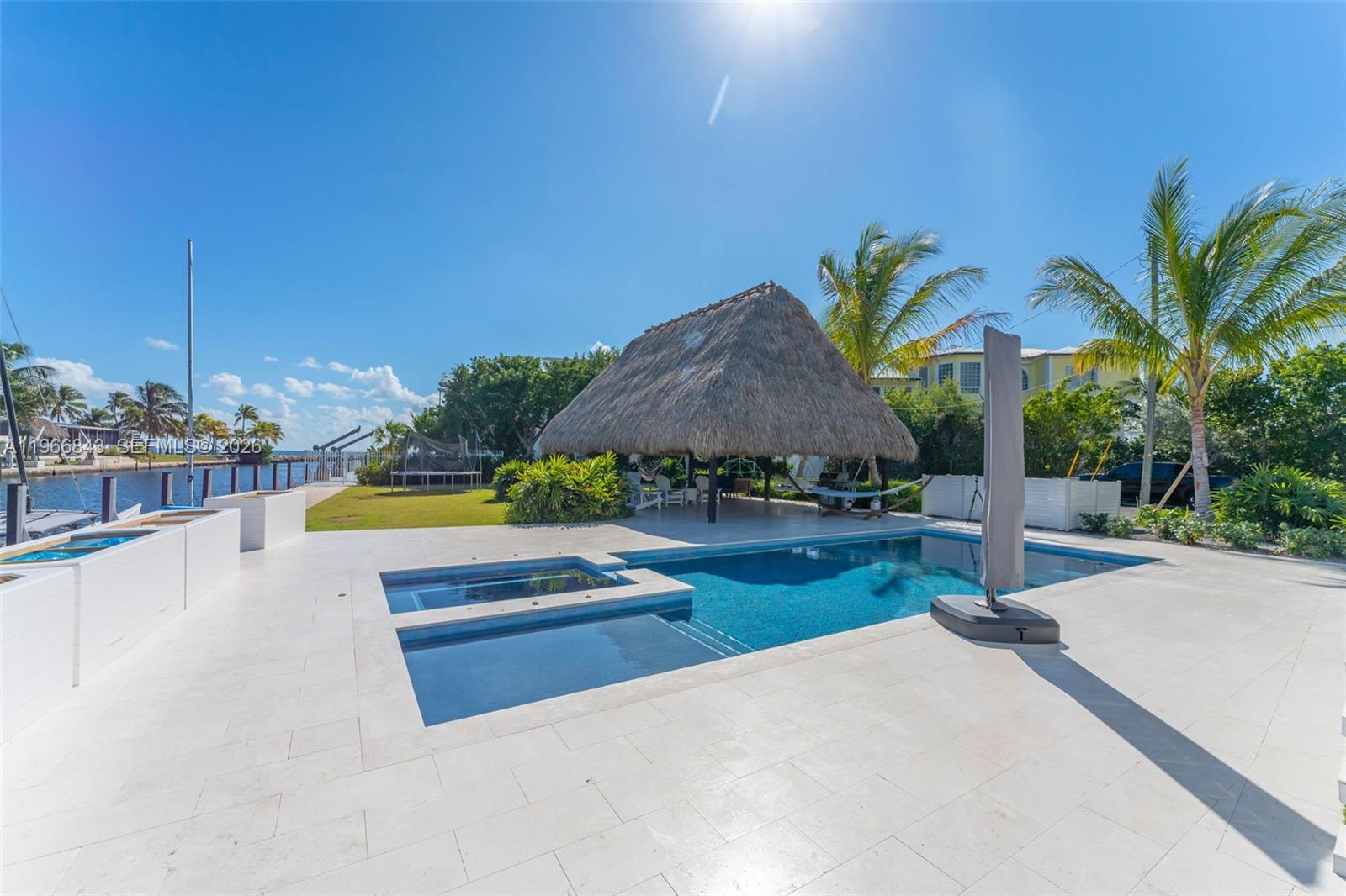 17 Poisonwood Rd Key Largo, FL 33037