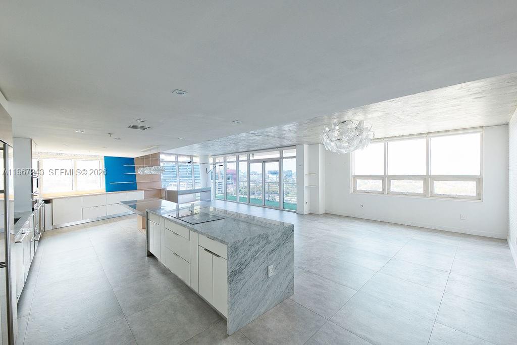 3250 NE 1st Ave #1115