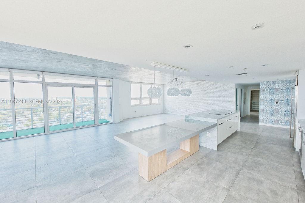 3250 NE 1st Ave #1115 Miami, FL 33137