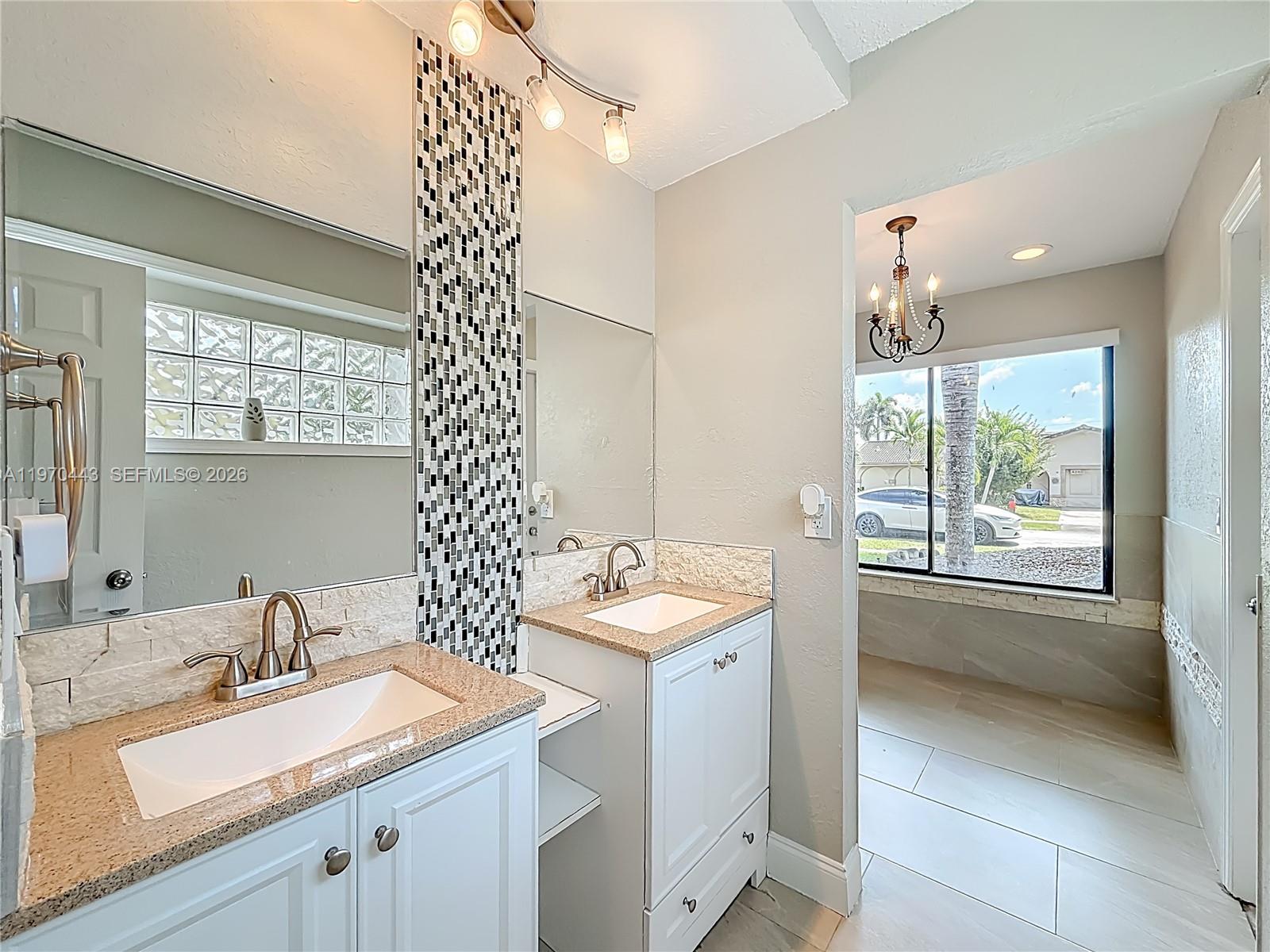 4241 NW 74th Ave Lauderhill, FL 33319