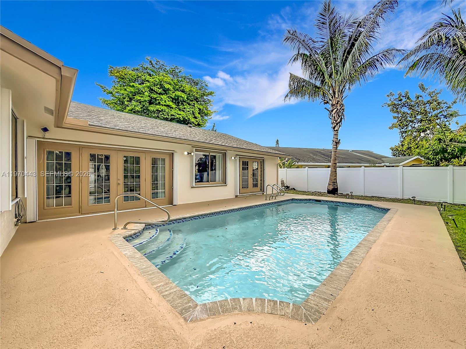 4241 NW 74th Ave Lauderhill, FL 33319