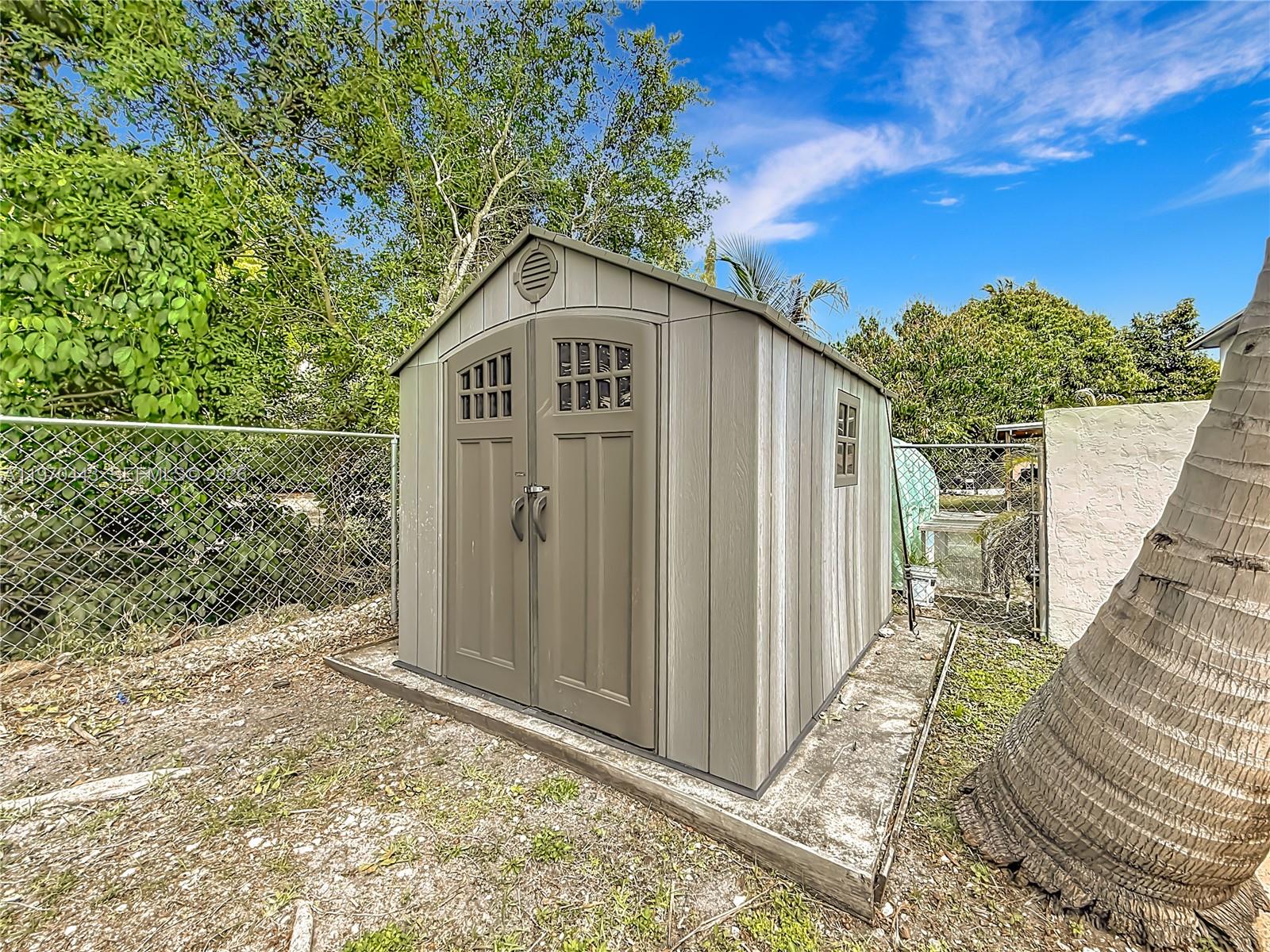 4241 NW 74th Ave Lauderhill, FL 33319