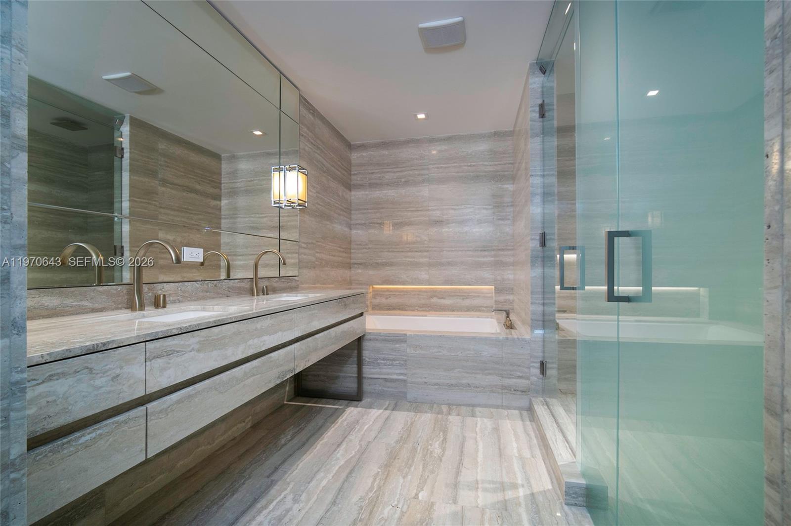 18975 Collins Ave #1604 Sunny Isles Beach, FL 33160