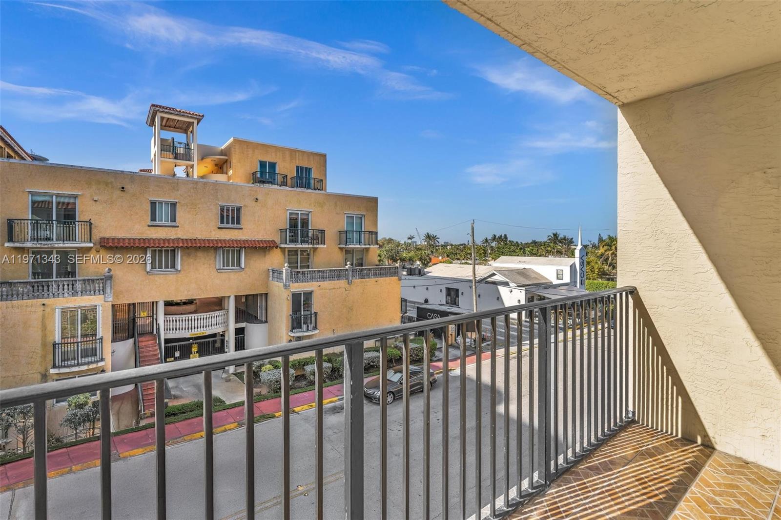 8900 Collins Ave #304 Surfside, FL 33154