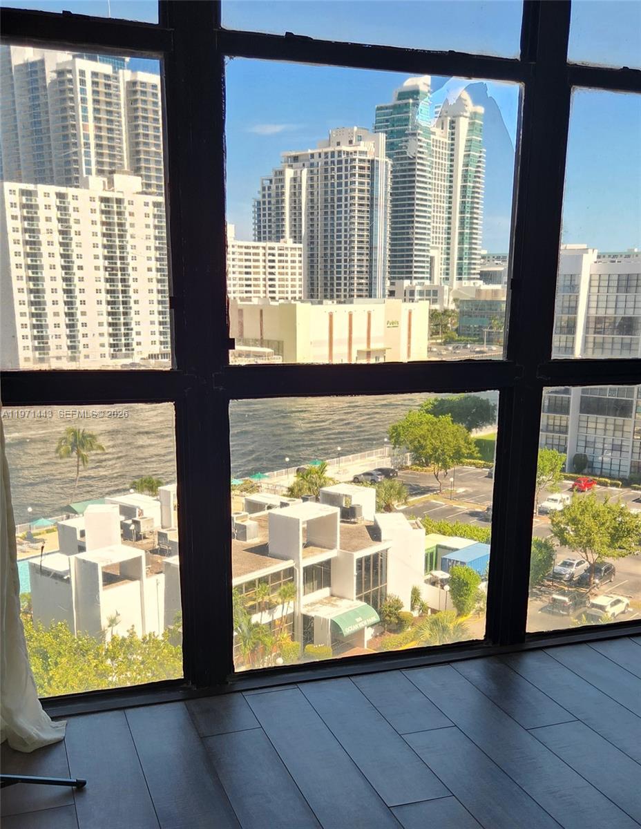 1000 Parkview Dr #1026 Hallandale Beach, FL 33009