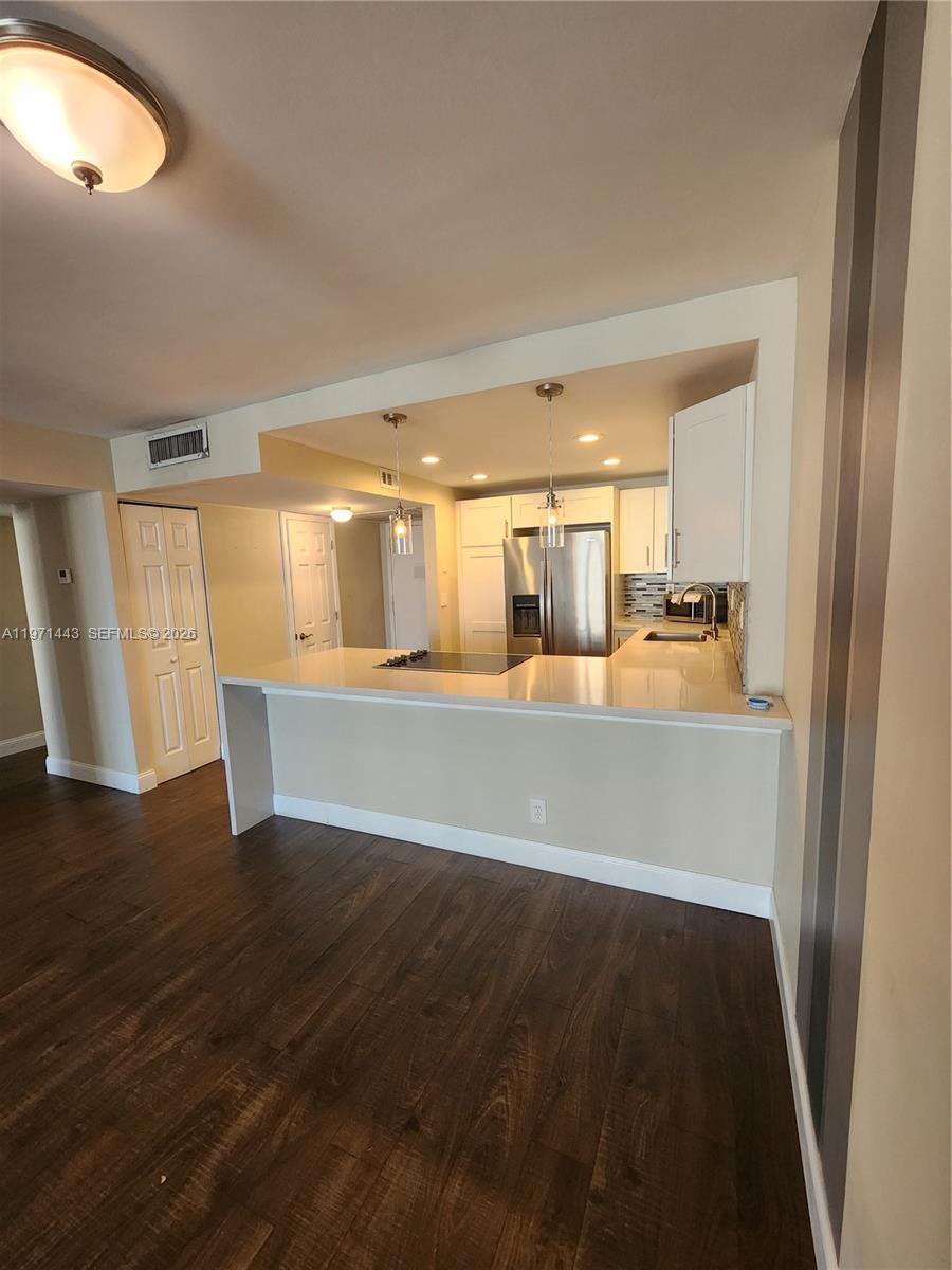 1000 Parkview Dr #1026 Hallandale Beach, FL 33009