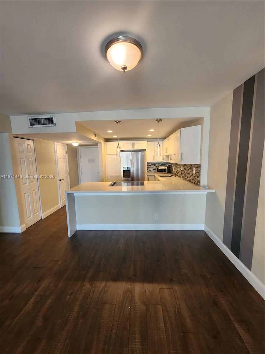 1000 Parkview Dr #1026 Hallandale Beach, FL 33009