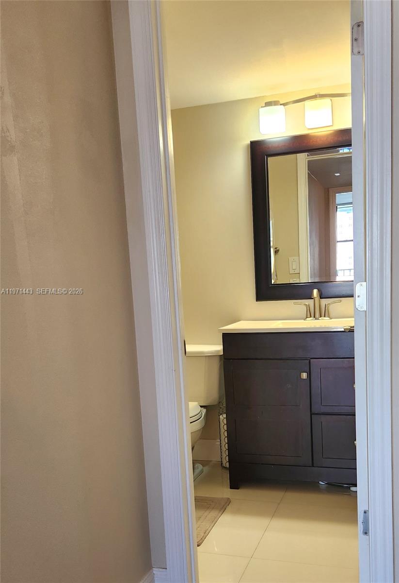 1000 Parkview Dr #1026 Hallandale Beach, FL 33009