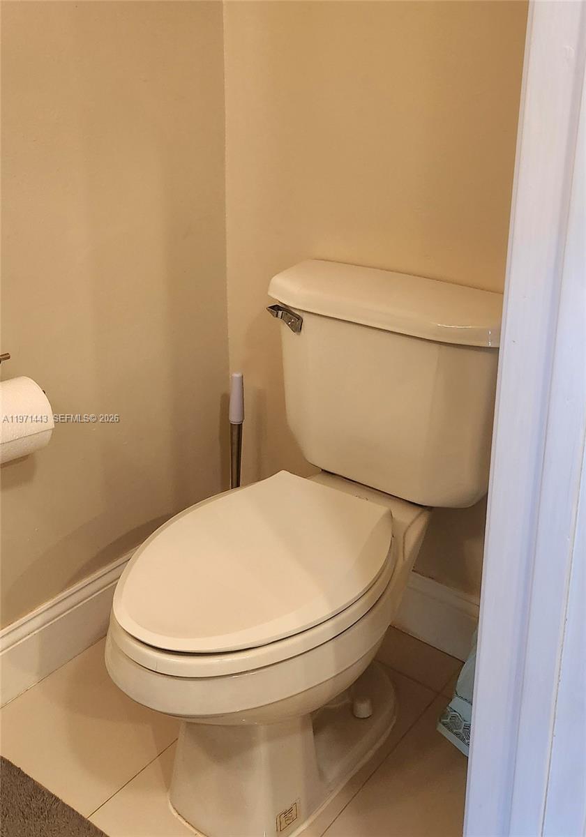 1000 Parkview Dr #1026 Hallandale Beach, FL 33009