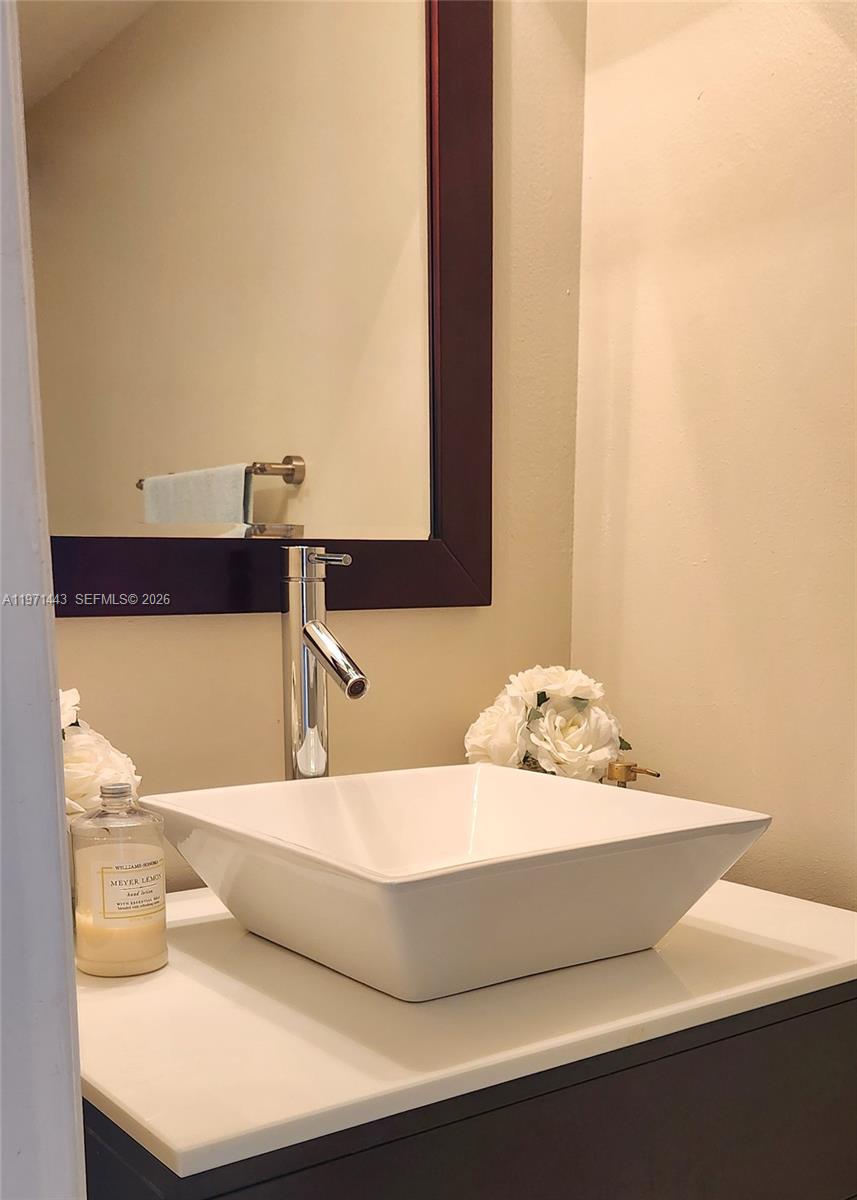 1000 Parkview Dr #1026 Hallandale Beach, FL 33009