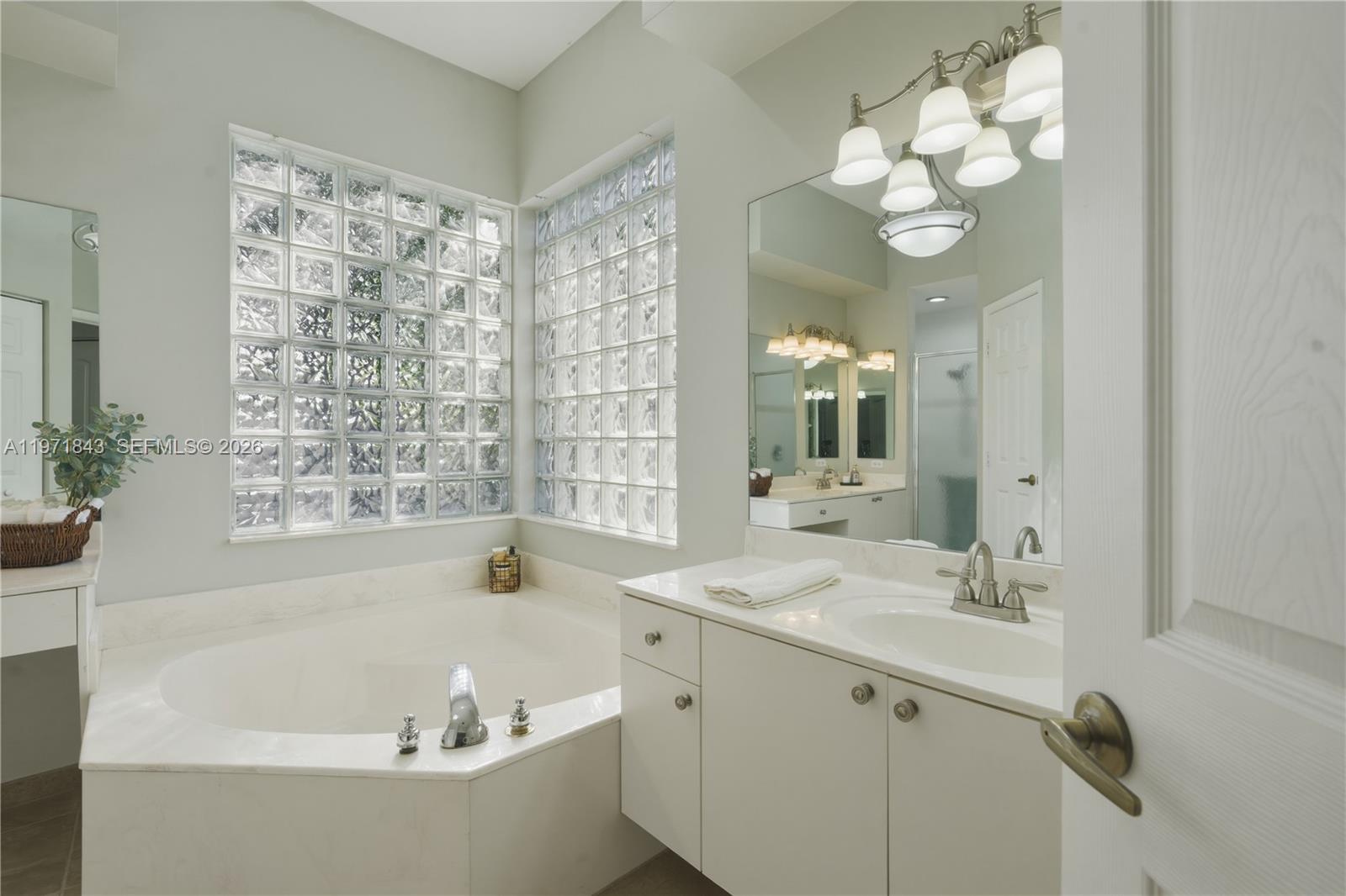 12846 NW 18th Ct Pembroke Pines, FL 33028