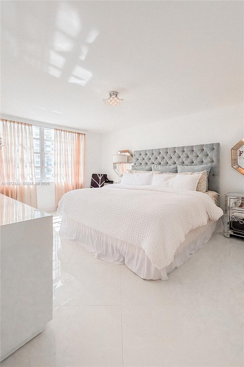 2780 NE 183rd St #1504 Aventura, FL 33160