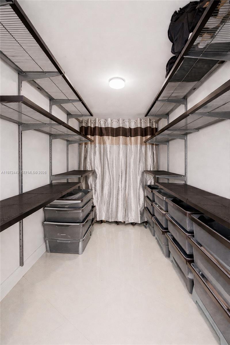 2780 NE 183rd St #1504 Aventura, FL 33160