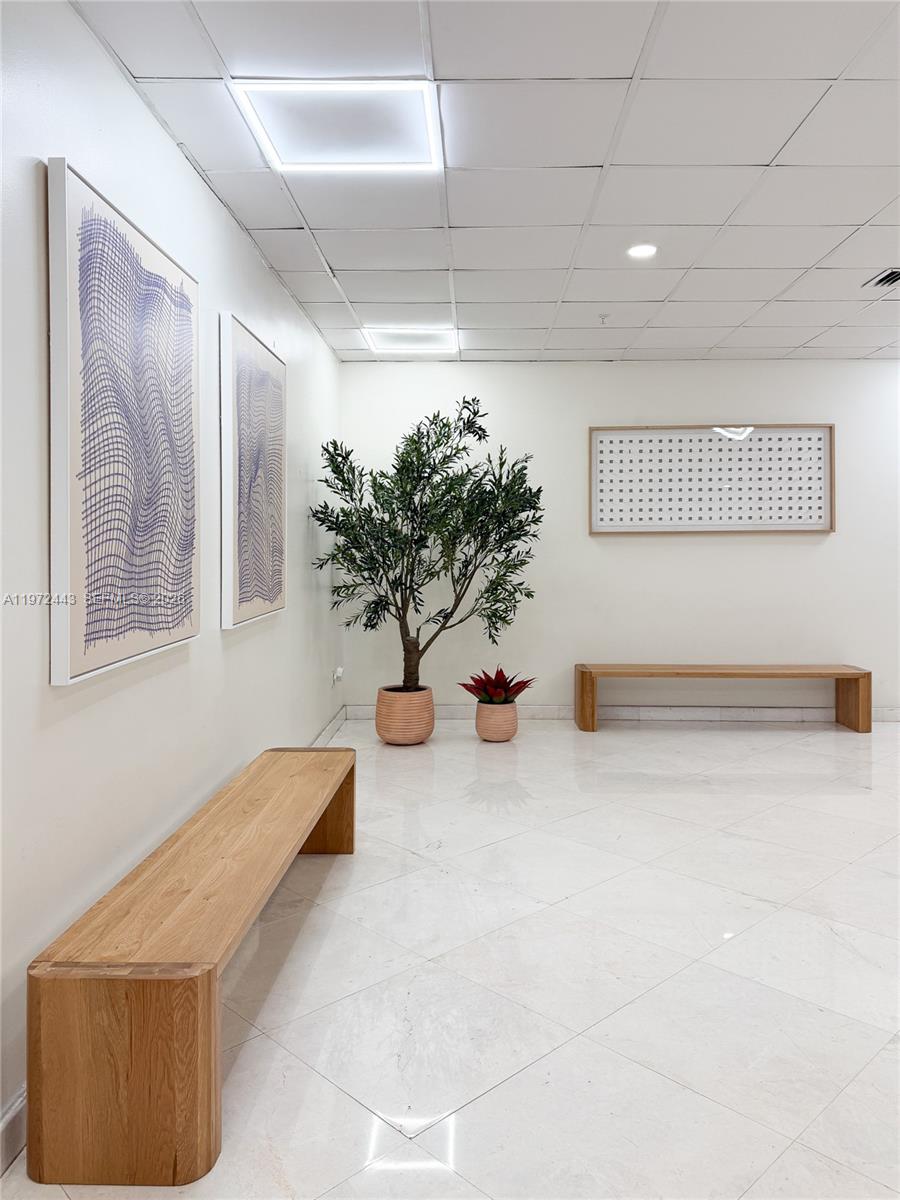 2780 NE 183rd St #1504 Aventura, FL 33160