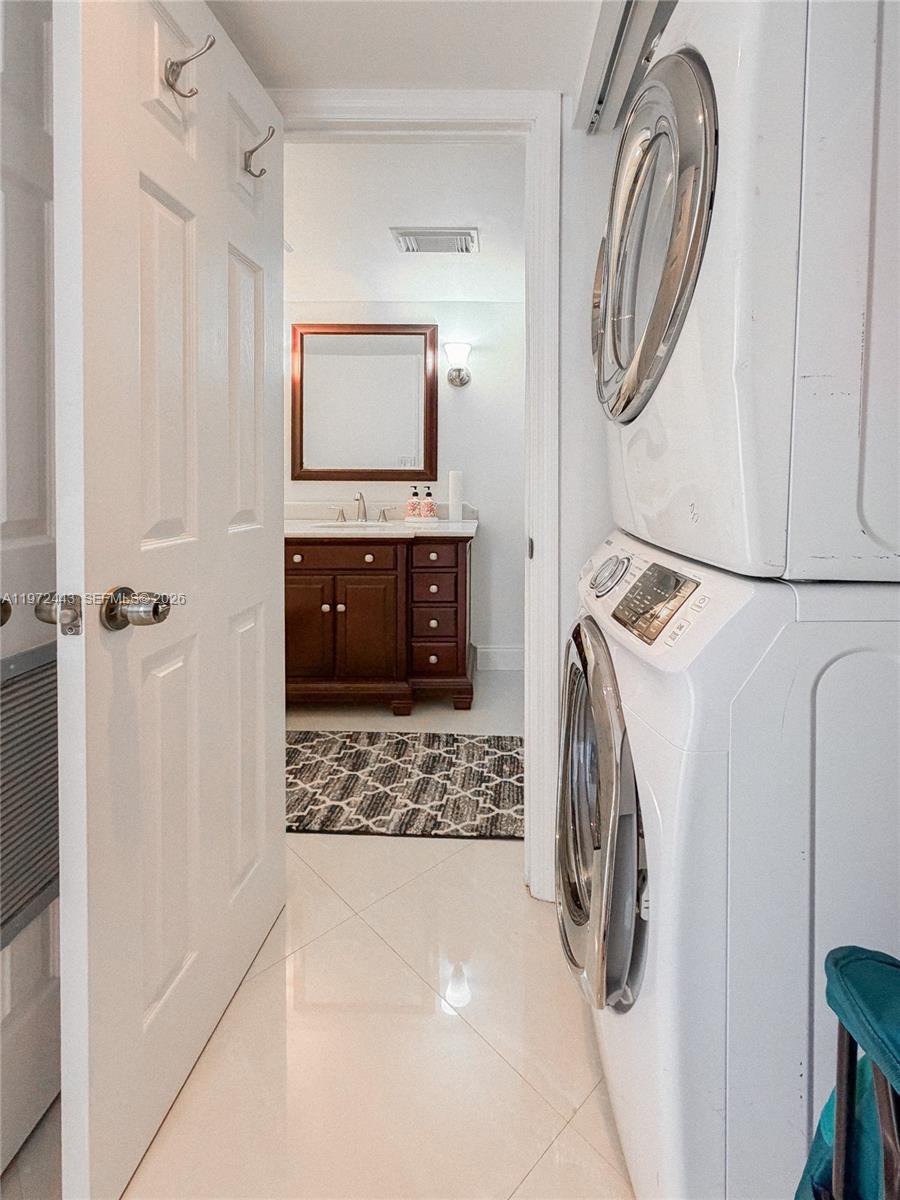 2780 NE 183rd St #1504 Aventura, FL 33160