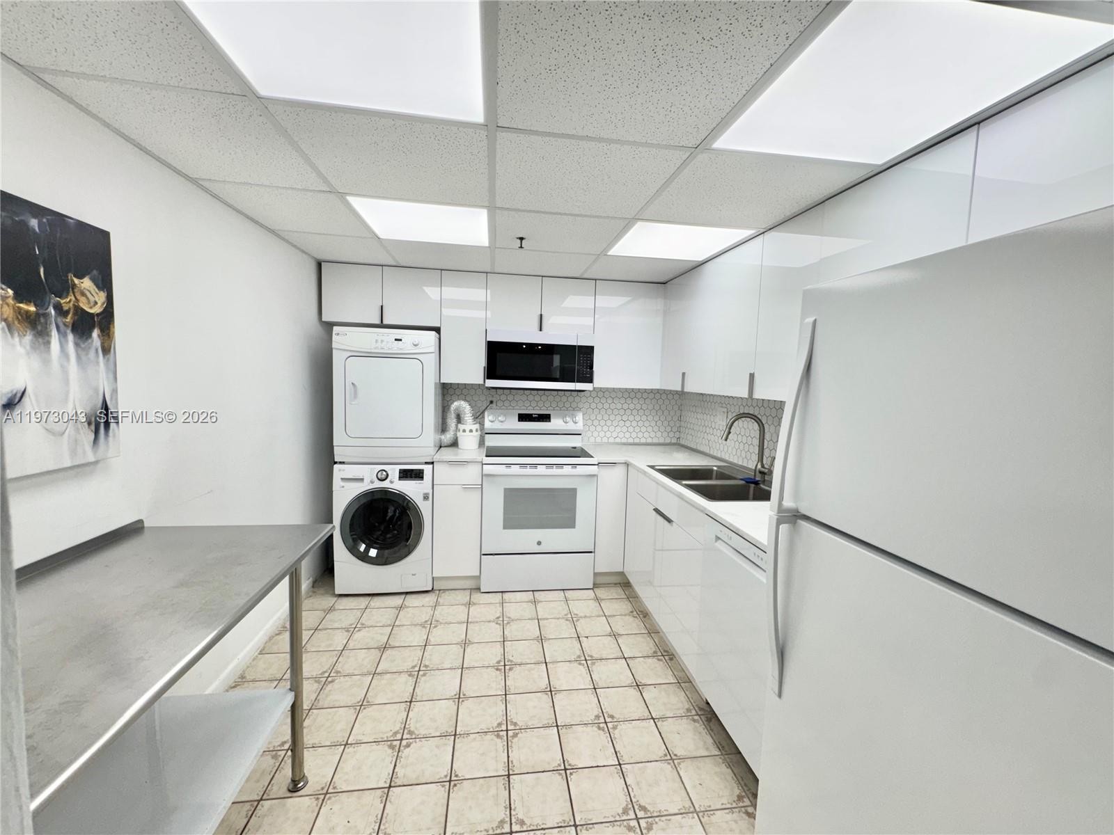 210 174th St #907 Sunny Isles Beach, FL 33160