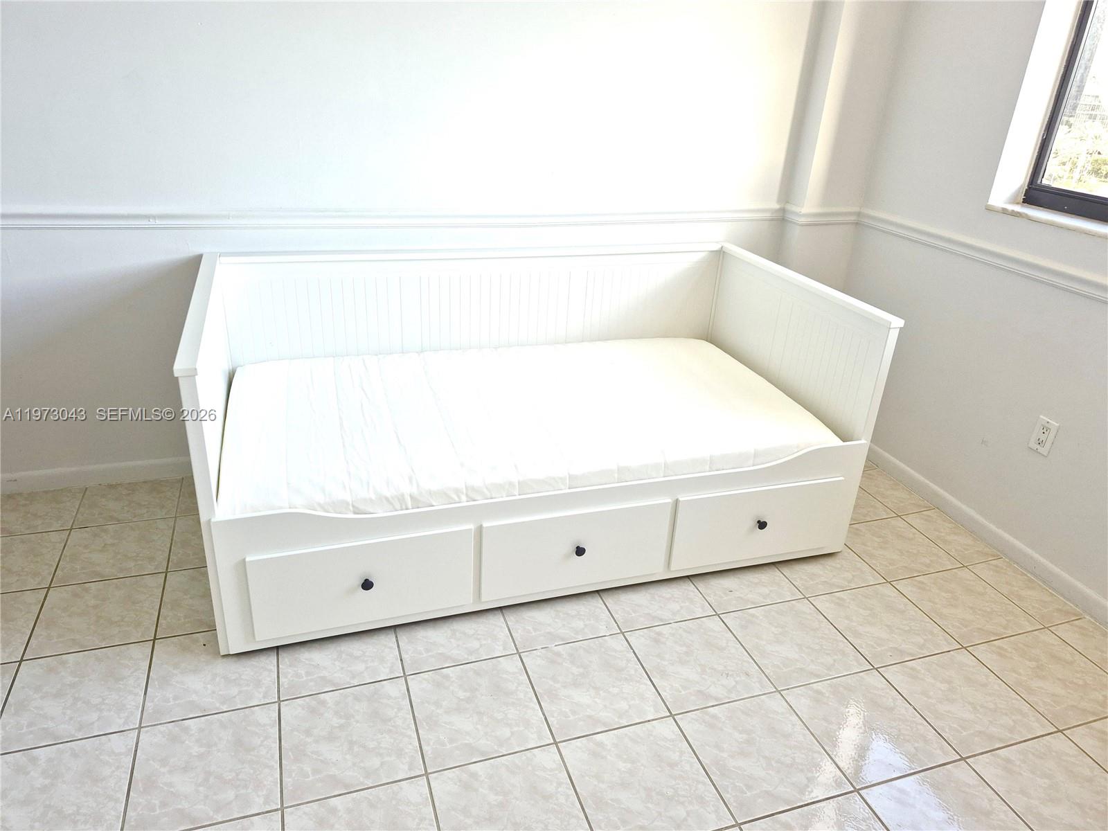 210 174th St #907 Sunny Isles Beach, FL 33160