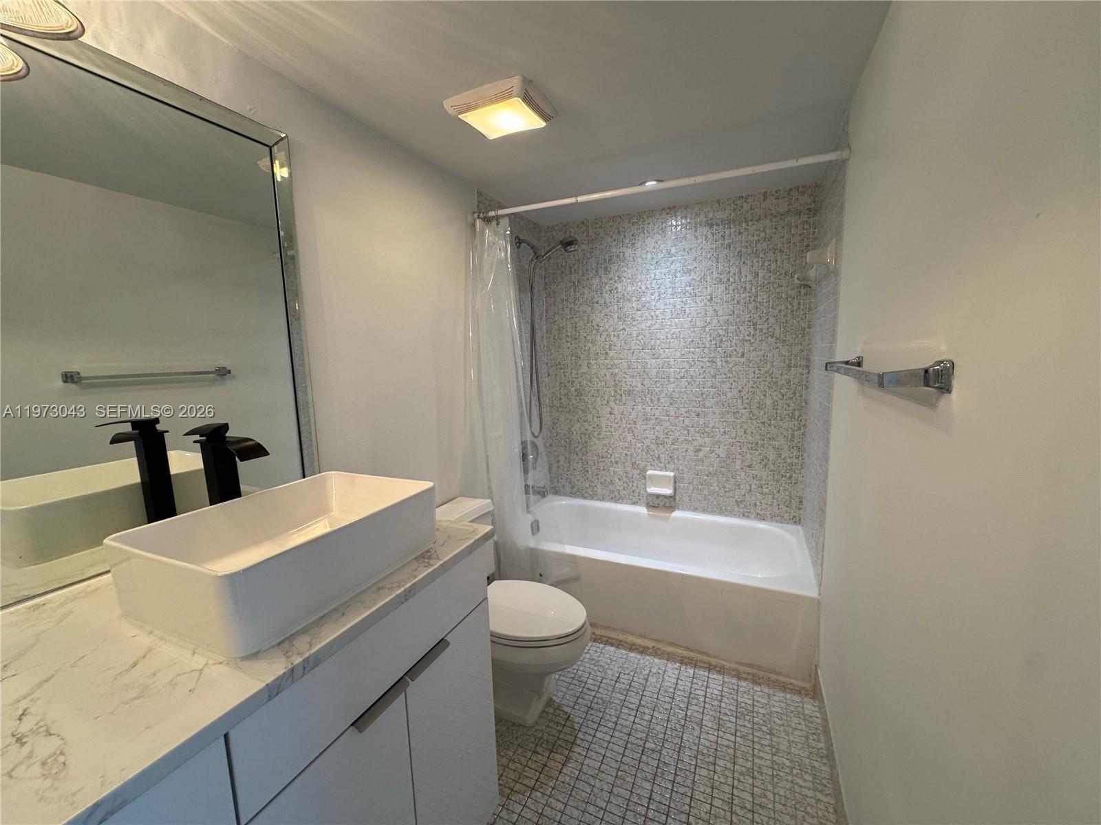 210 174th St #907 Sunny Isles Beach, FL 33160