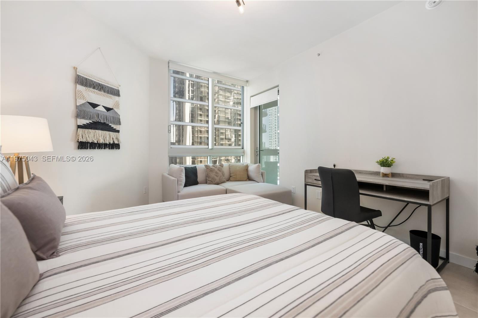 300 S Biscayne Blvd #T-1502 Miami, FL 33131