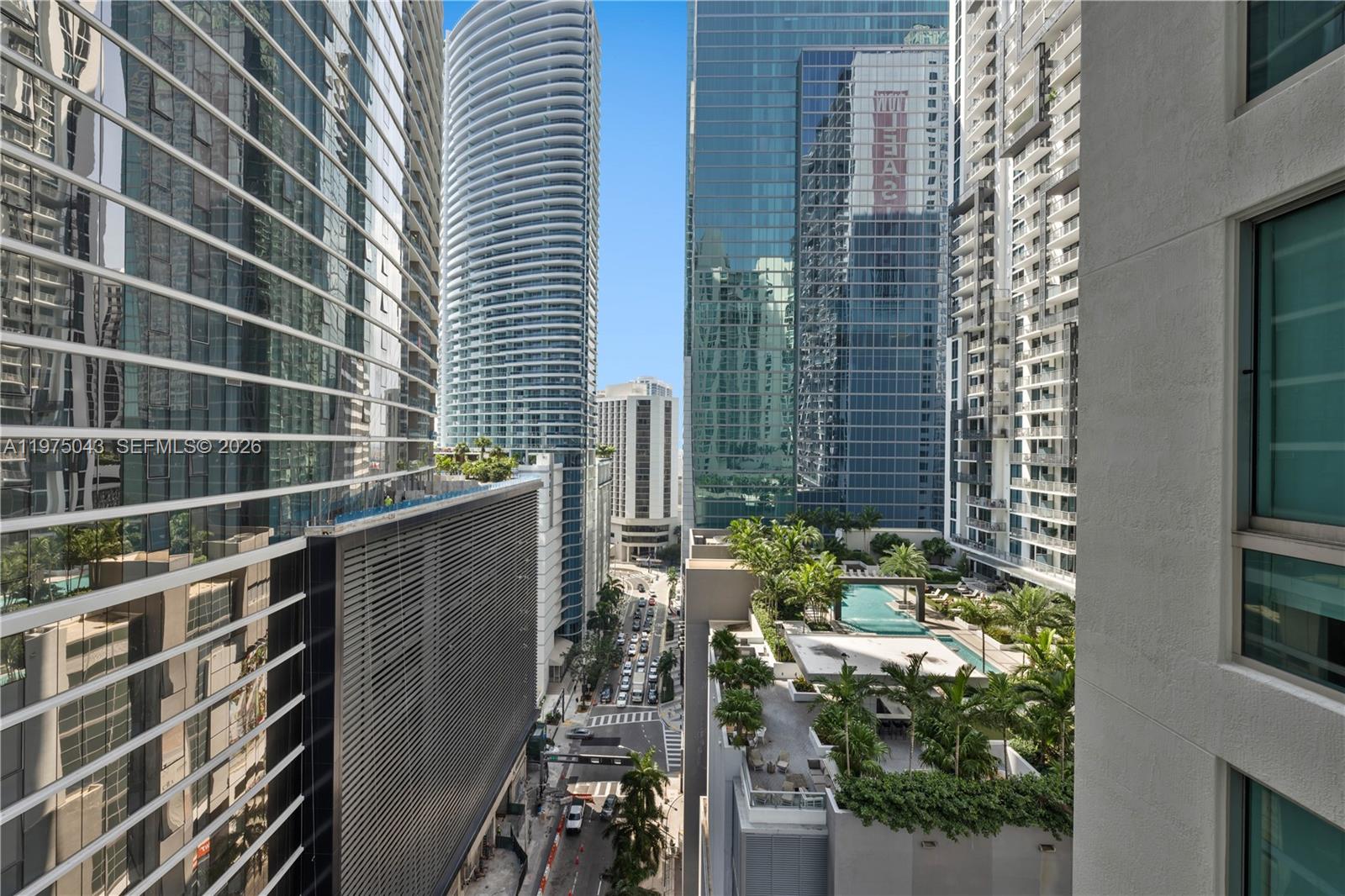 300 S Biscayne Blvd #T-1502 Miami, FL 33131