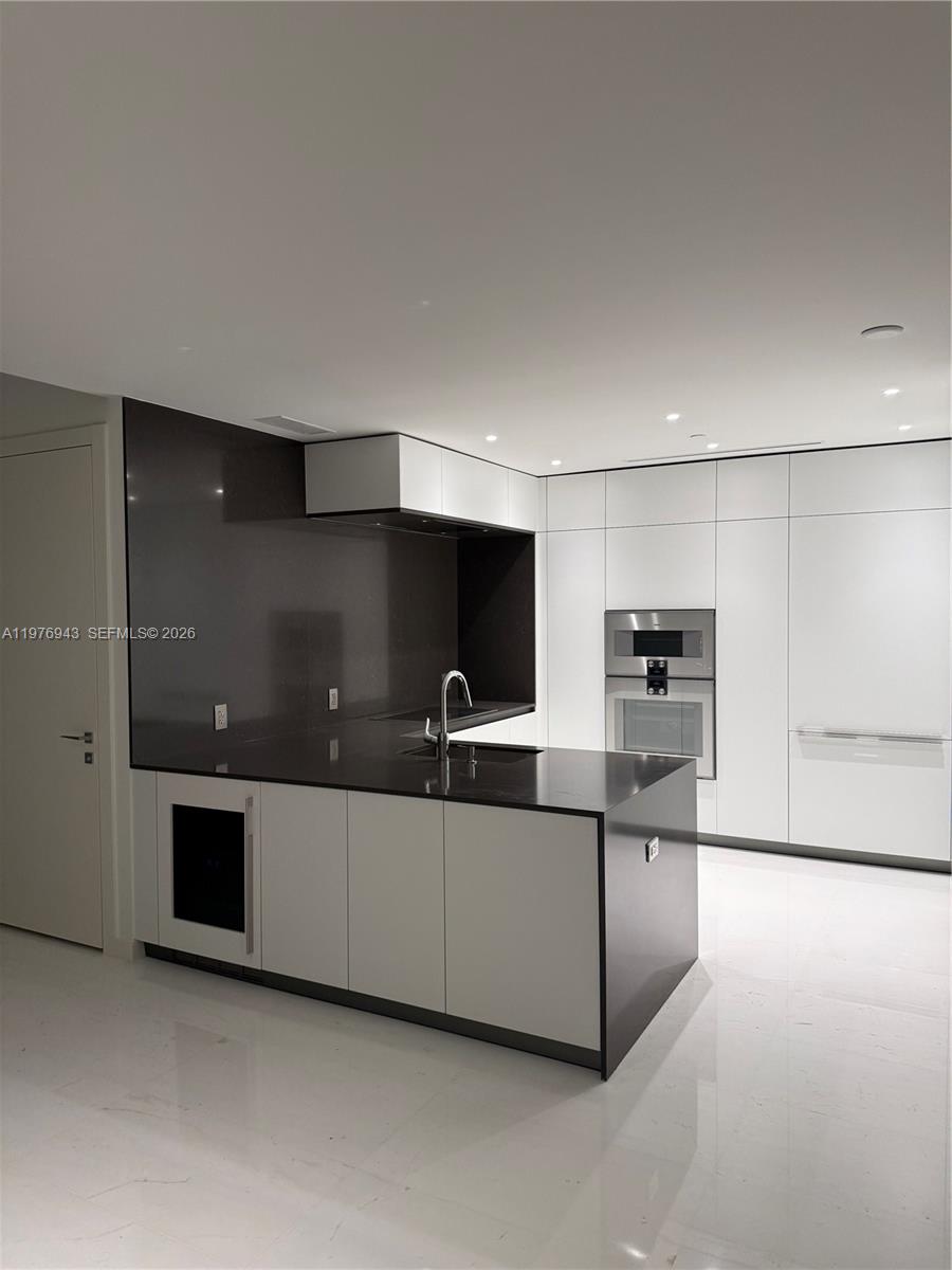 300 Biscayne Blvd Way #1909 Miami, FL 33131