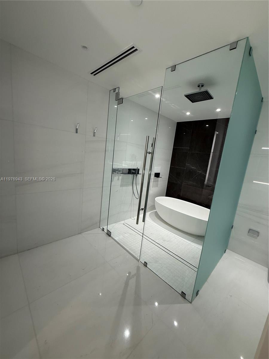 300 Biscayne Blvd Way #1909 Miami, FL 33131