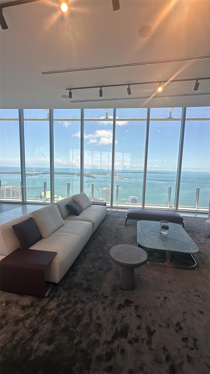 300 Biscayne Blvd Way #1909 Miami, FL 33131