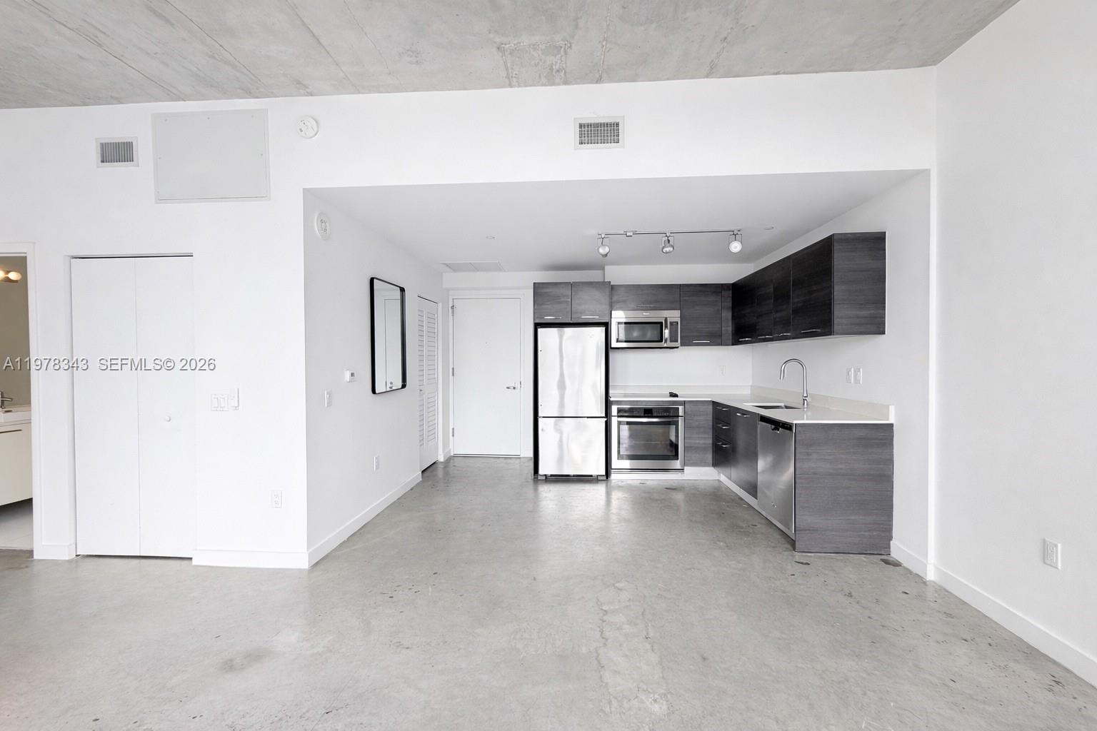 151 SE 1st St #3007 Miami, FL 33131