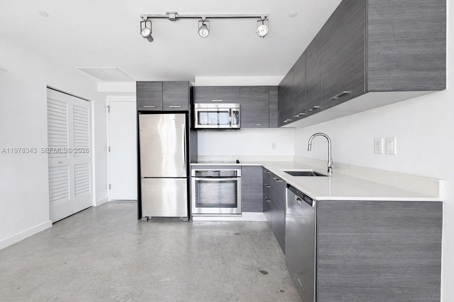 151 SE 1st St #3007 Miami, FL 33131