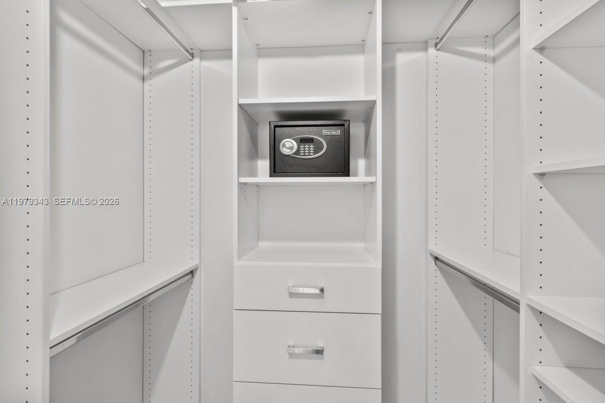 110 Washington Ave #1411 Miami Beach, FL 33139