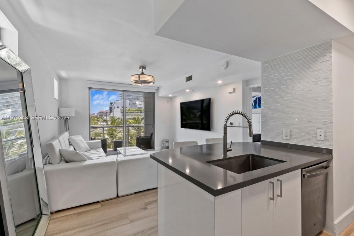 110 Washington Ave #1411 Miami Beach, FL 33139