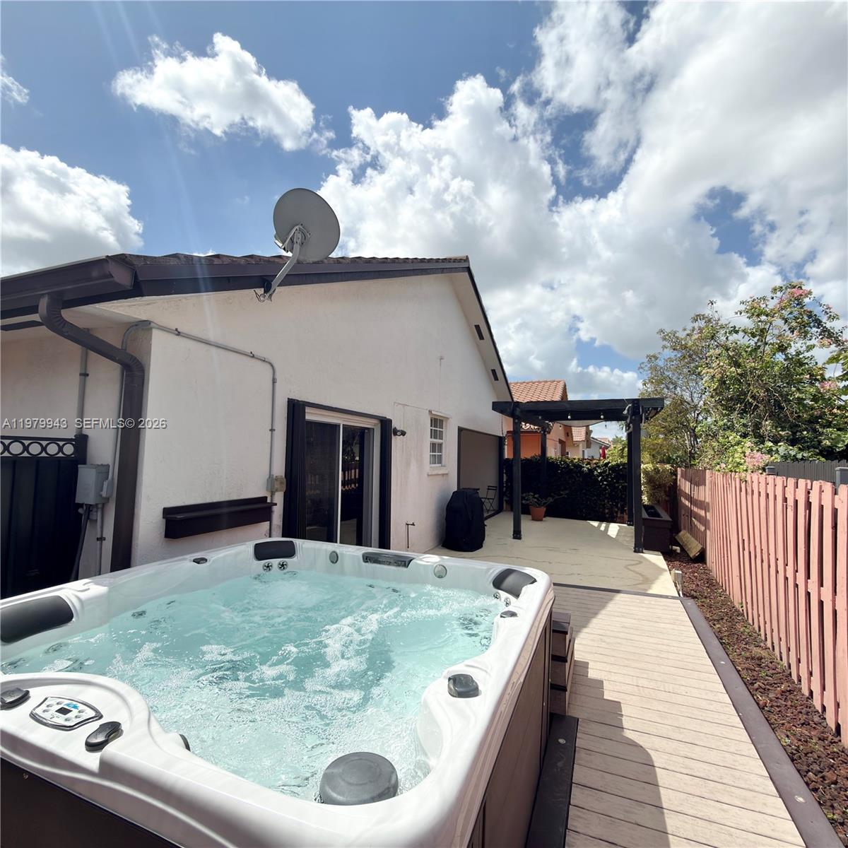 9023 NW 148th Ter Miami Lakes, FL 33018